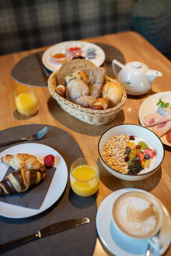 Hotel Das Lisann フェルダーズ エクステリア 写真