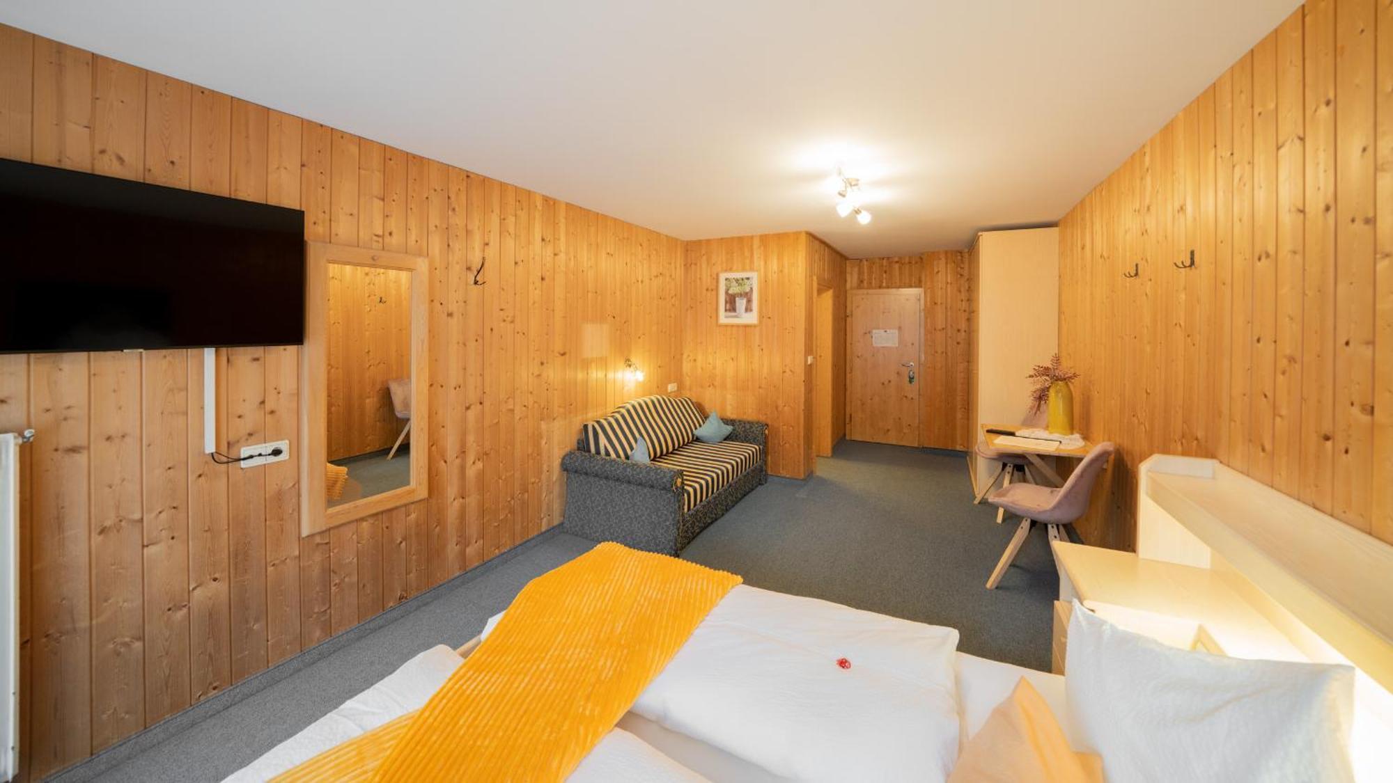 Hotel Das Lisann フェルダーズ エクステリア 写真